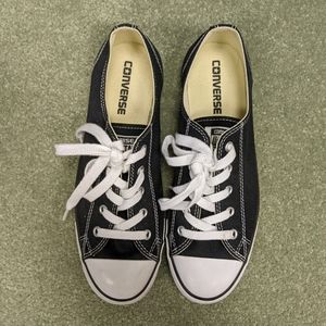 Chuck Taylor Low Top Shoes (Size 8)